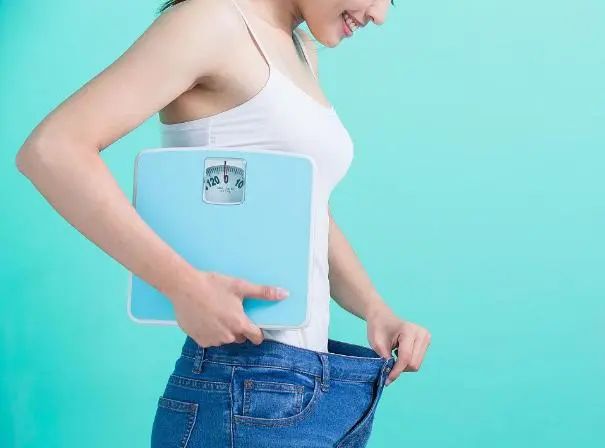 50岁左右女性，身材胖点好还是瘦点好？标准体重列出，对照看看
