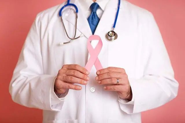 乳腺结节，不能吃“洋葱”吗？妇科医生：保养乳腺，7物需少吃