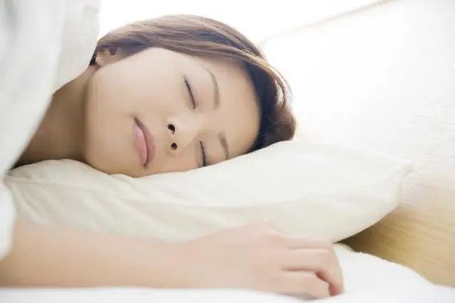 血糖升高，看尿就知道？尿液有存在3个表现，或血糖升高的信号