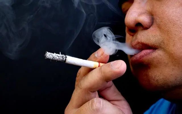 长期吸烟却又坚持喝茶的人，后来都怎么样了？医生说出答案