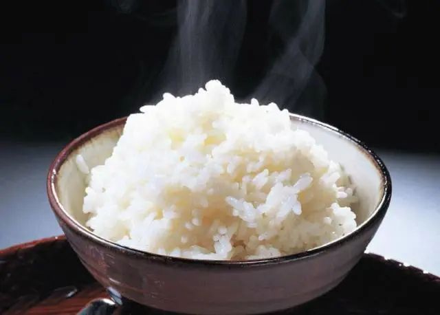 哪种“主食”最不健康？是米饭吗？医生劝告：6种主食，尽量少吃
