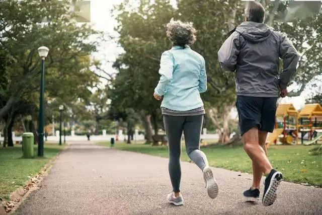降血脂，他汀、血脂康、脂必泰优先吃哪个？血脂指南揭晓答案