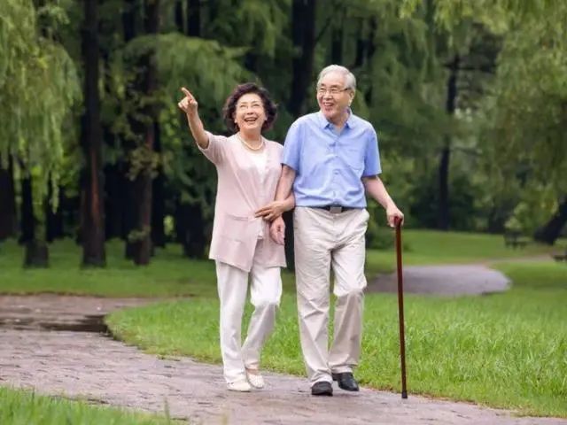 多散步真的对血管好吗？医生直言：过了50，坚持3件事或比运动好