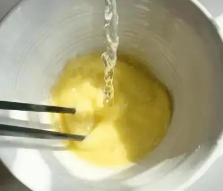 每天坚持喝一碗“开水冲鸡蛋”，4个好处或“慢慢接近”你