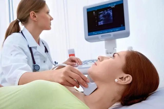 甲状腺结节，不能碰“羊肉汤”？医生：保护甲功，3类早餐应少吃