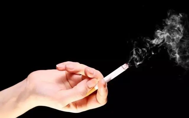男性一天能吸多少支烟？医生：若是控制在“这个数”，还算可以