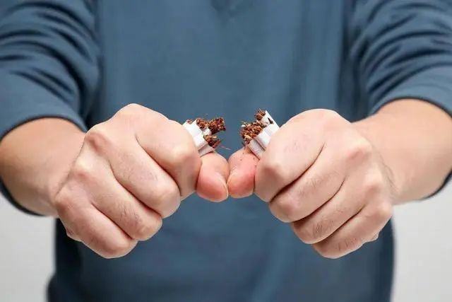 男性一天能吸多少支烟？医生：若是控制在“这个数”，还算可以