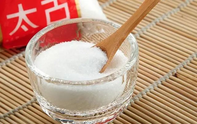 肝不好不能吃核桃吗？医生：若想肝功强壮，少吃“2白1黄”