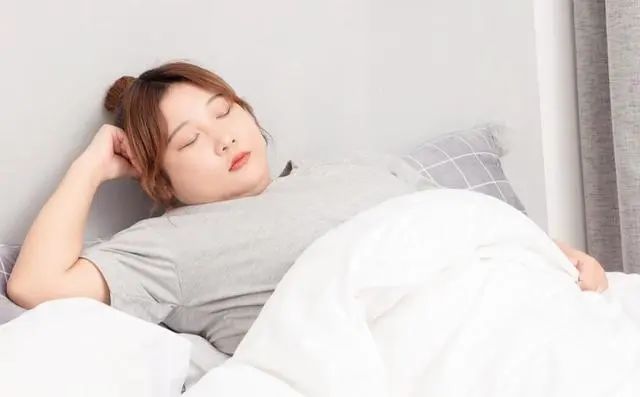 女性过了50岁，体重在多少斤比较好？自查一下，或许你根本不算胖