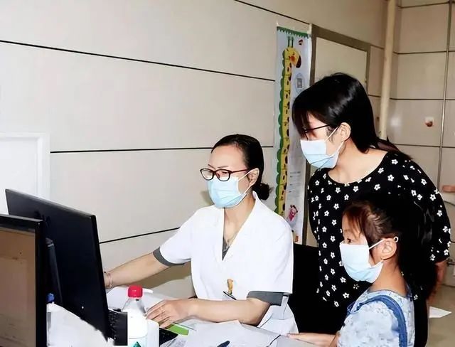 中国53万儿童“性早熟”，“催熟”孩子的或许不是豆浆和鸡肉