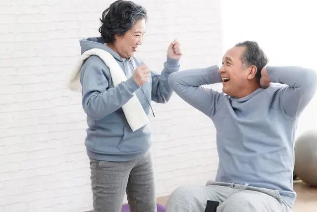 哪种体型的人更易长寿？是矮胖还是瘦高？研究结果或会让你意外