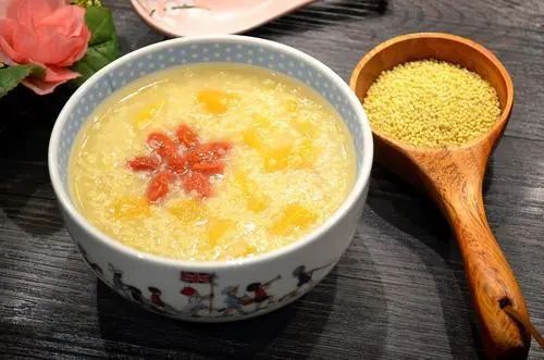 常喝小米粥可以呵护甲状腺？医生：想甲功稳定，两种粗粮少吃为好