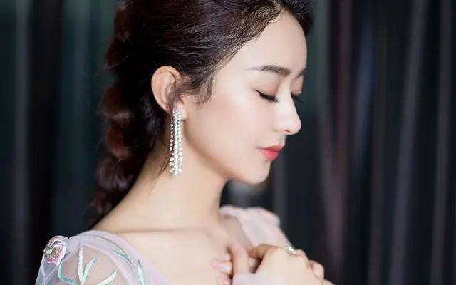 “荷尔蒙”旺盛的女人，一般都有什么“特征”？不妨了解一下
