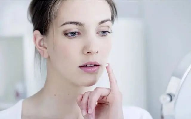 “荷尔蒙”旺盛的女人，一般都有什么“特征”？不妨了解一下