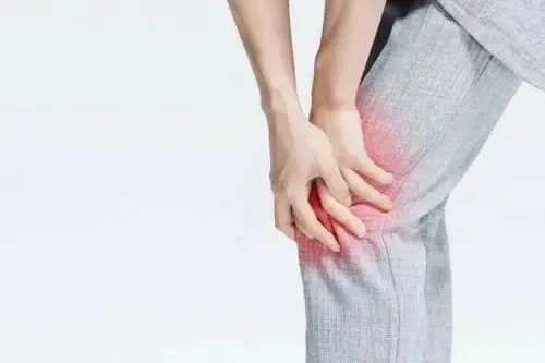 为什么中年女性容易“膝盖疼”呢？给出这4个建议，希望早尝试