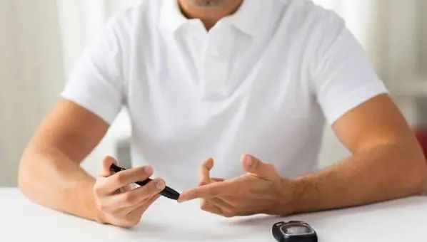 “晚上起夜”与“不起夜”的人，哪个比较健康？医生说出大实话