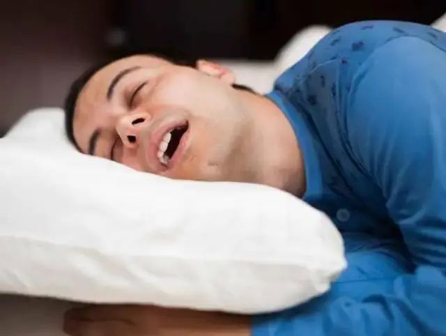 脑梗是拖出来的？医生提醒：6个表现或是脑梗的前兆，请引起重视