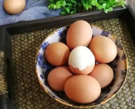 不能和鸡蛋一起吃的食物？提醒大家要注意，不要不当回事