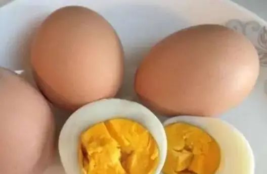 不能和鸡蛋一起吃的食物？提醒大家要注意，不要不当回事