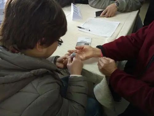 测血糖扎哪根手指最准确？提醒：多数人扎“错了”，测了等于白测