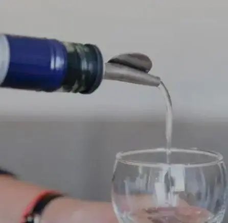 长期晚上喝一两白酒，是养生还是伤身？看完之后你就明白了