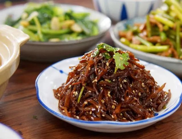 吃花生对血管有帮助吗？医生：若不想血管堵塞，3种素食尽量远离