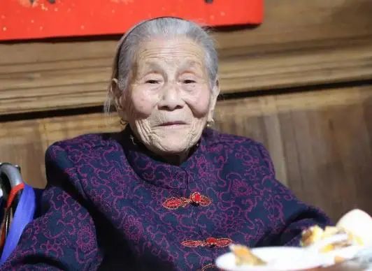 寿命“藏”在脸上？长寿的人脸上或会有这5个特征，占一个也不错