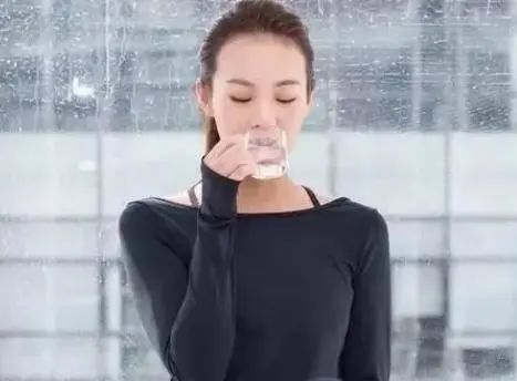 女性过了50岁，体重在多少斤比较合适？对照一下，或许你根本不胖