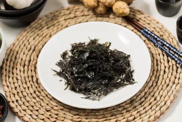 高血压“源头”被揪出，和酒无关，医生：能少吃一口就少吃一口