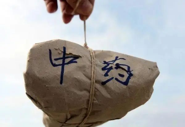 医生：请少服用这8类中药，或已列入“伤肝名单”？最好早了解