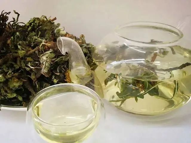 蒲公英“最佳搭档”公布，常泡水喝，或能让肝变干净，人也年轻了