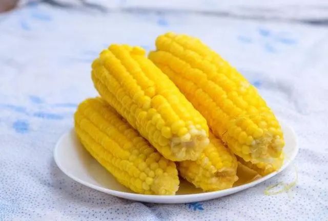 空腹不能喝牛奶、吃鸡蛋吗？提醒：空腹真正要少碰的是这3类食物