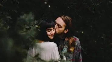 亲热时，有3个部位是禁吻区，为了男女双方的健康，不要轻易触碰