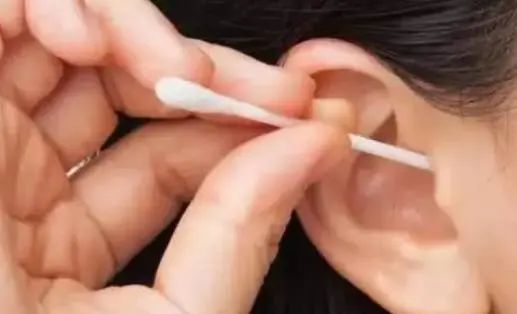 亲热时，有3个部位是禁吻区，为了男女双方的健康，不要轻易触碰