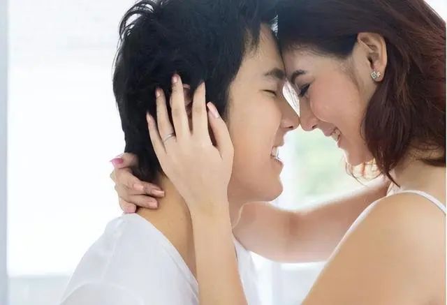 亲热时，有3个部位是禁吻区，为了男女双方的健康，不要轻易触碰