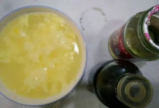 “开水冲鸡蛋”滴香油，坚持喝，身体会怎样？消化科医生给出答案