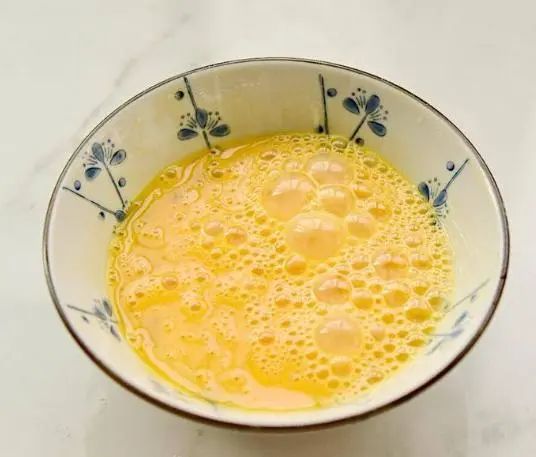 “开水冲鸡蛋”滴香油，坚持喝，身体会怎样？消化科医生给出答案