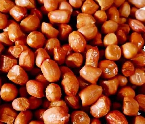喝酒时为啥不能碰花生米？医生：喝酒尽量少吃这5种“下酒菜”