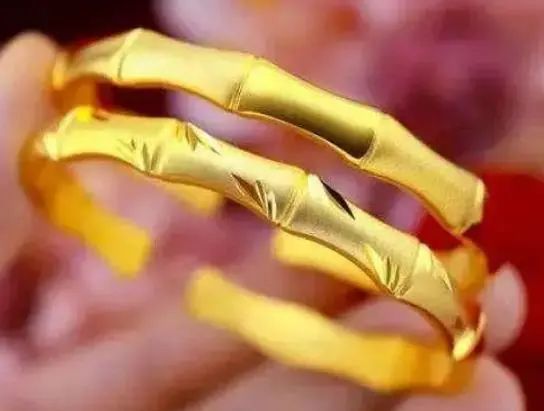 女人长期佩戴“金手镯”，真的对身体好吗？医生终于说出实情