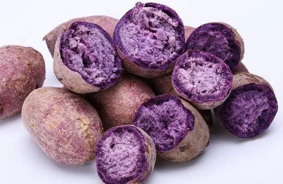 经常吃花生，到底是升血压还降血压？医生：4种食物或可多吃