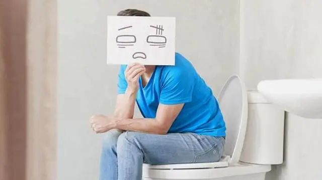 频繁放屁，是肝不好？医生：放屁多，这6个“诱因”切莫忽视