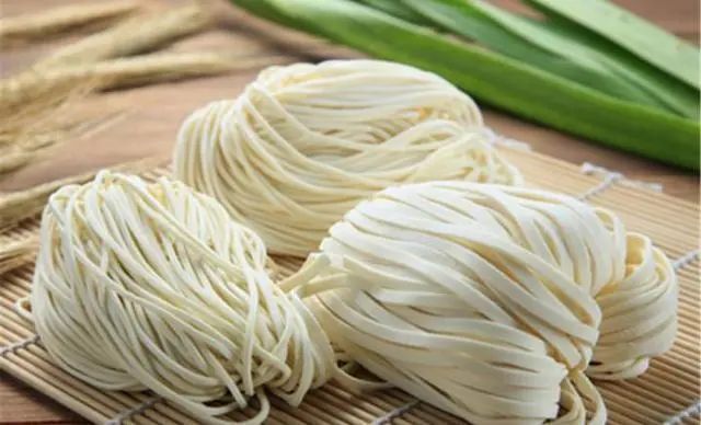 提醒：6种食物不建议常放冰箱，或会滋生黄曲霉毒素