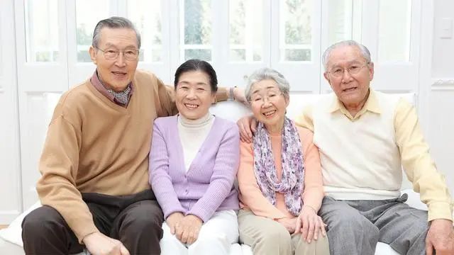 寿命长不长，脸上或许藏着小秘密，若有3个特征，或是长寿体质